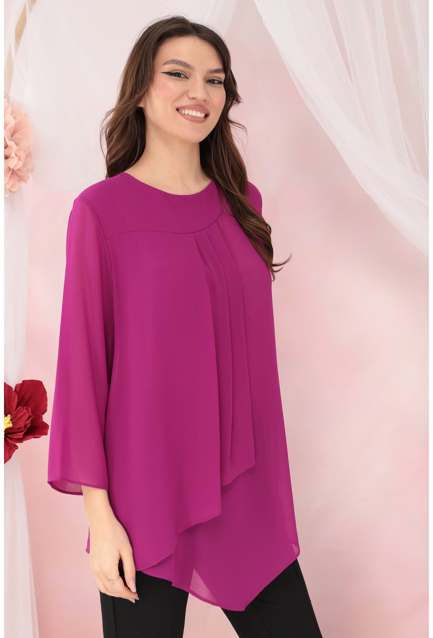 Bluza eleganta din voal magenta cu pliuri la decolteu