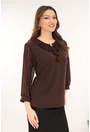 Bluza eleganta maro cu volanase la decolteu