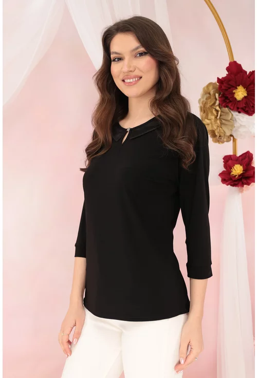 Bluza eleganta neagra cu decupaj si guler la decolteu