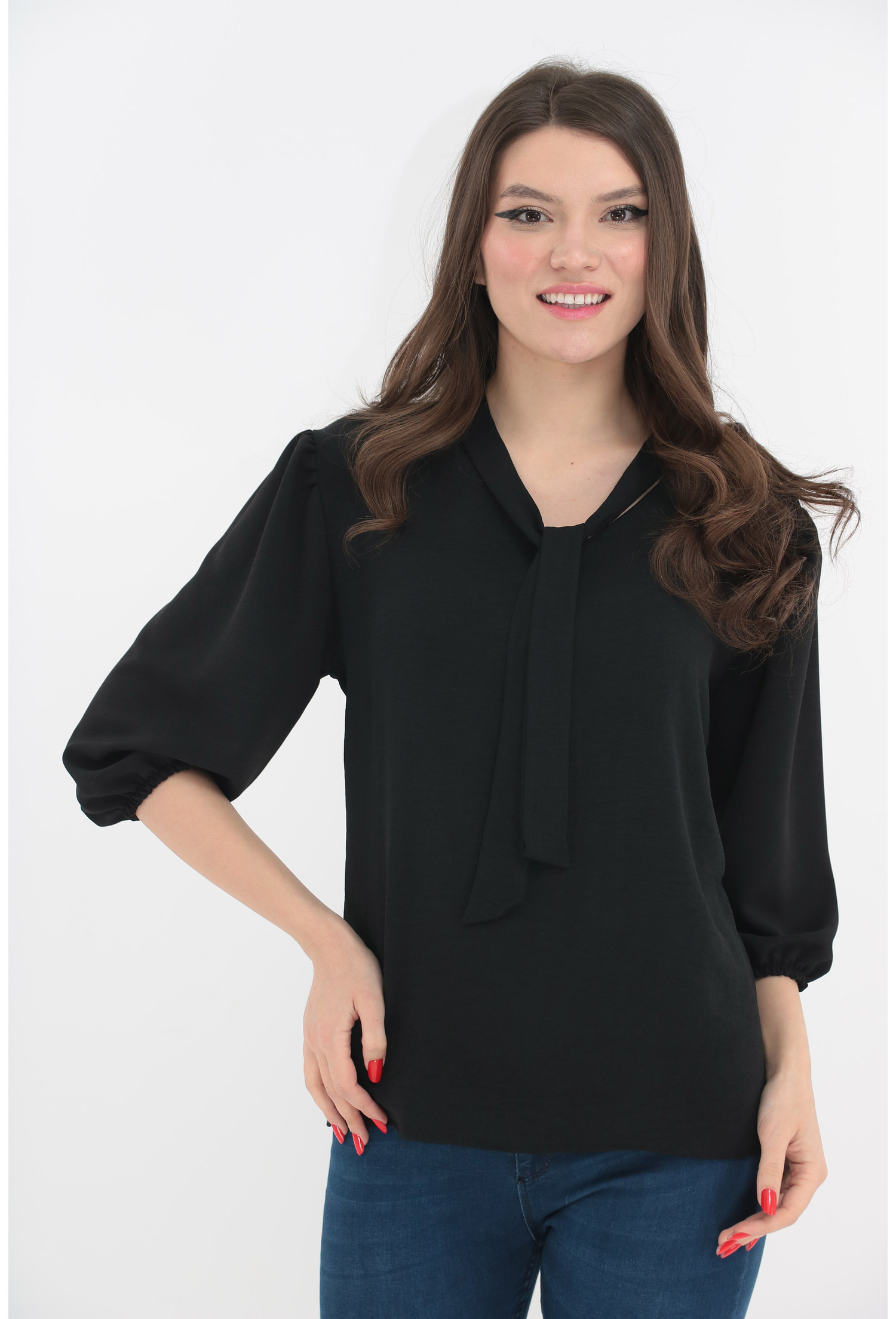 Bluza eleganta neagra cu fundita la decolteu