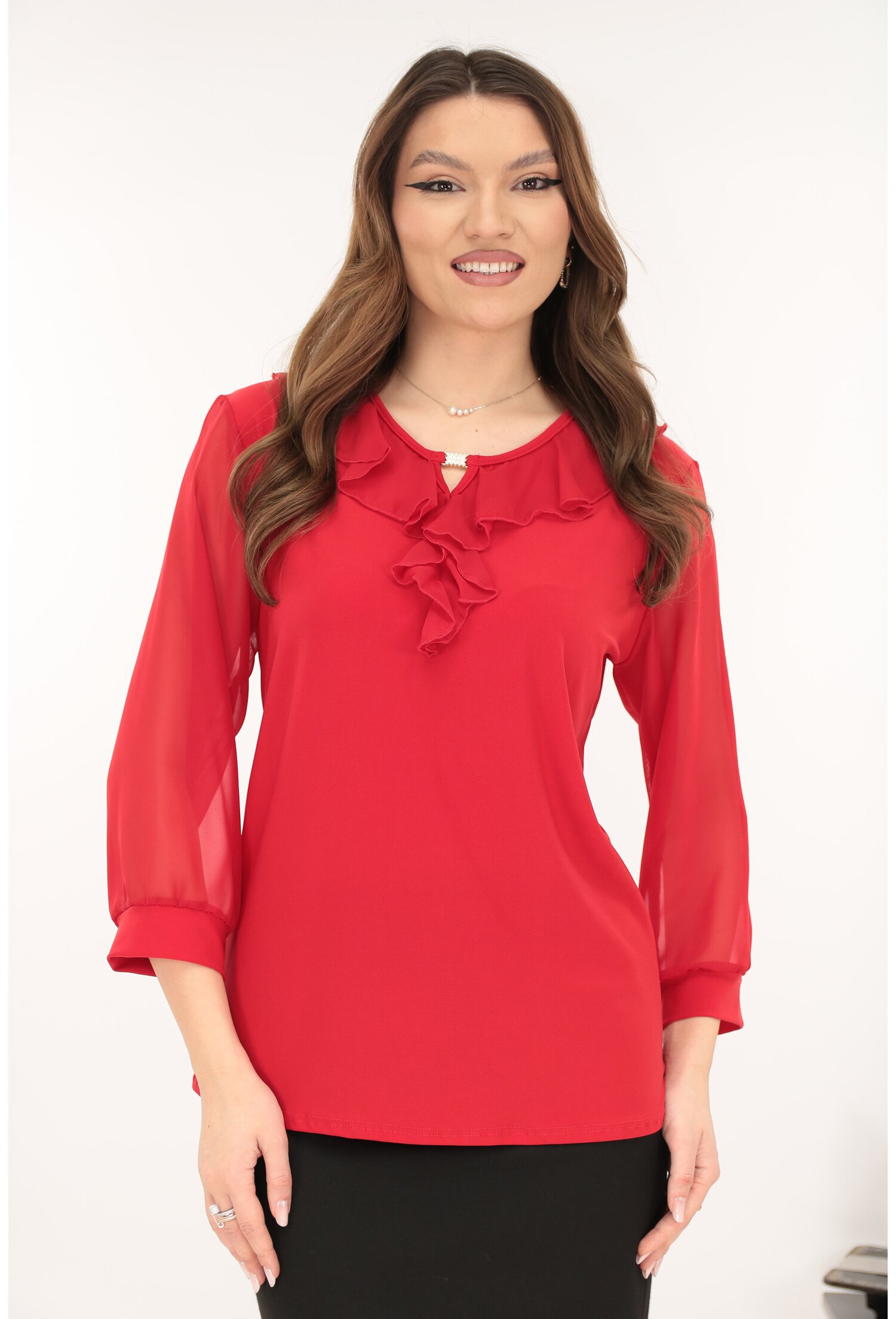 Bluza eleganta rosie cu volanase la decolteu