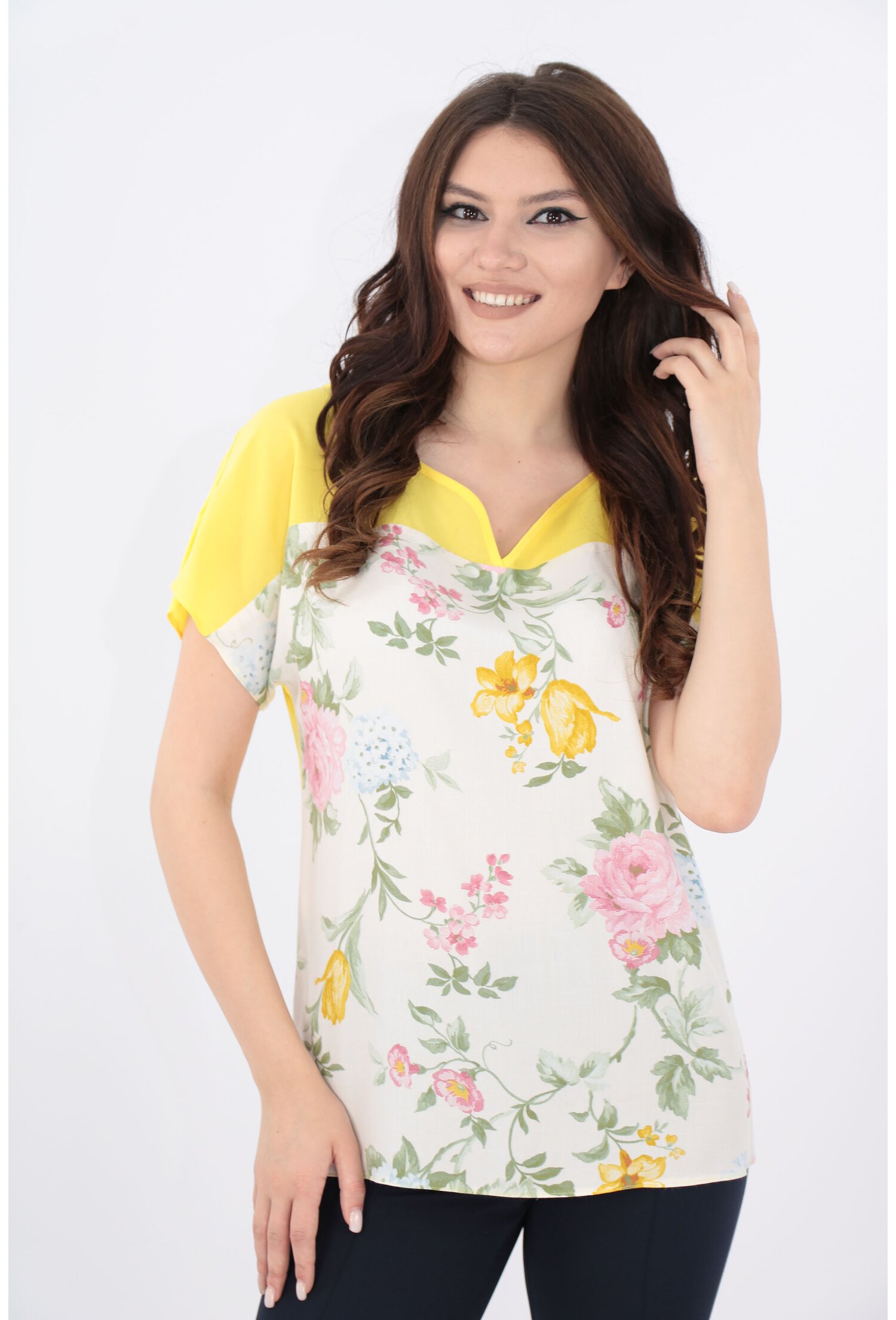 Bluza galbena cu print floral