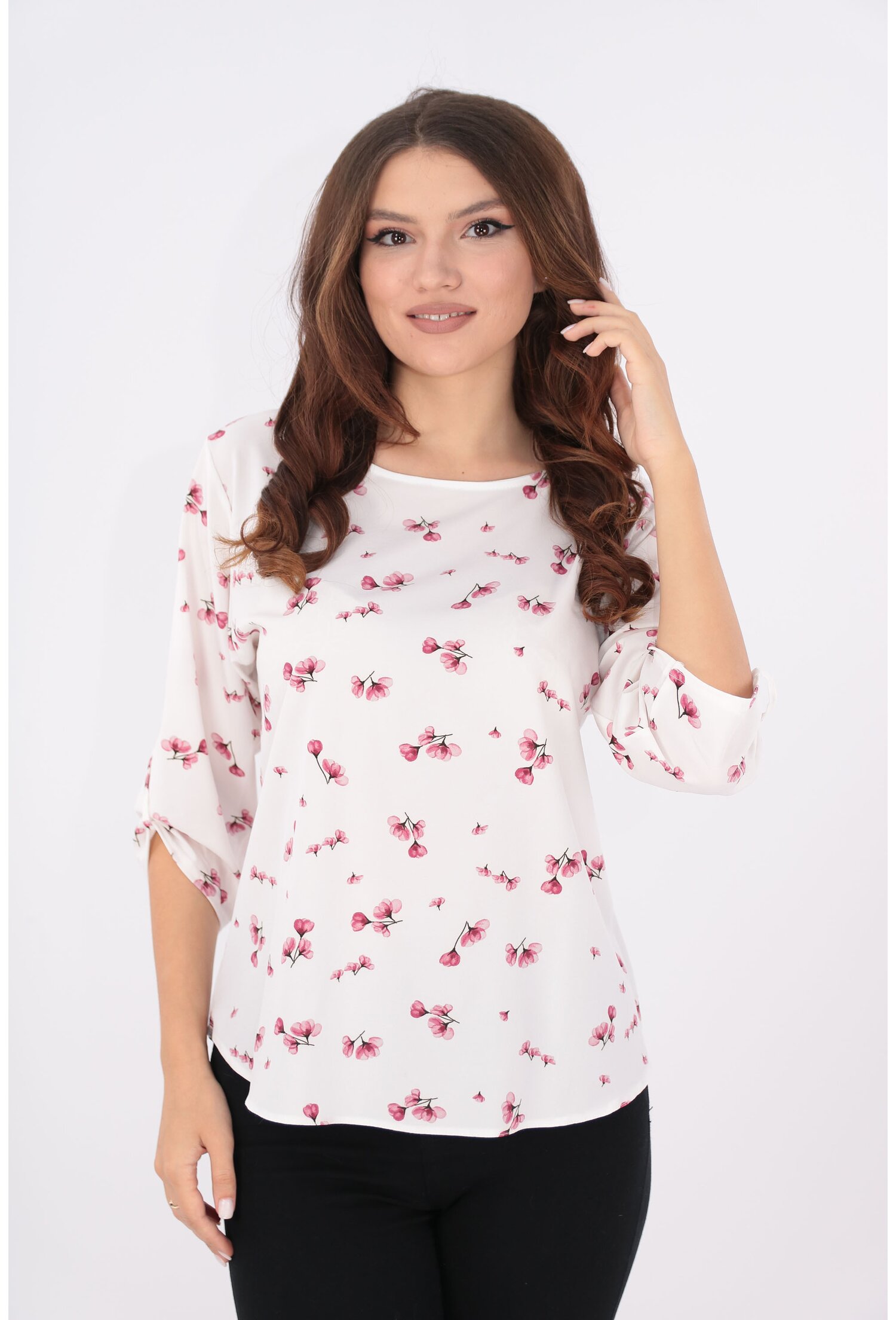Bluza lejera alba cu print floral roz