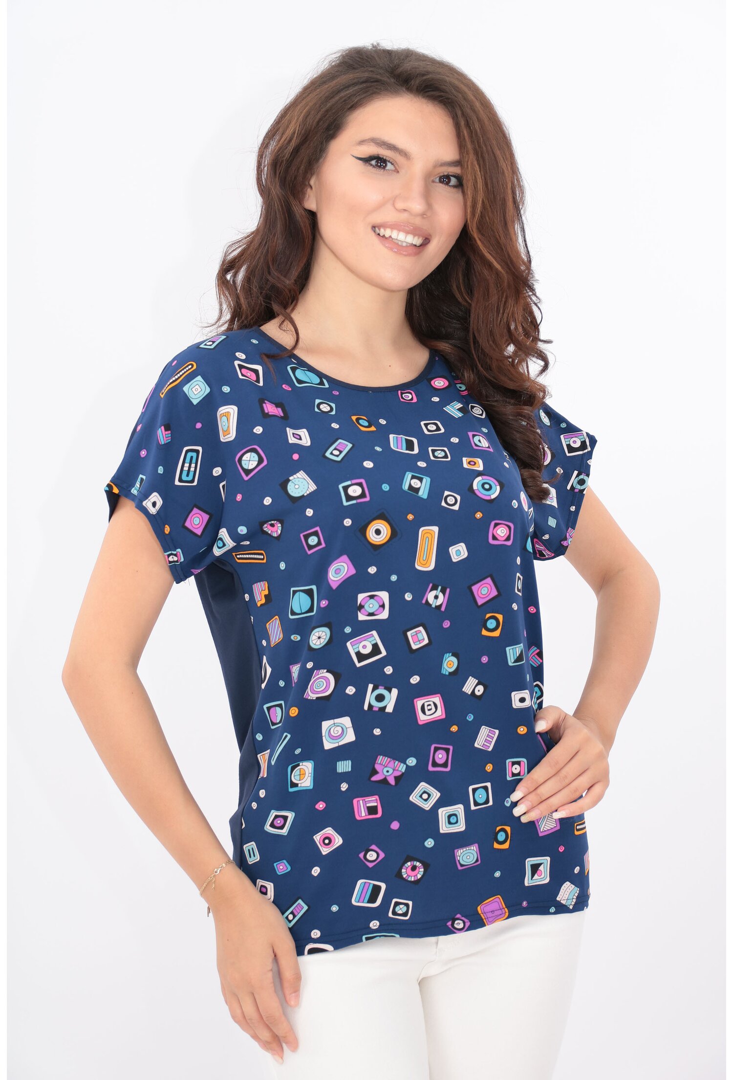 Bluza lejera bleumarin cu print geometric
