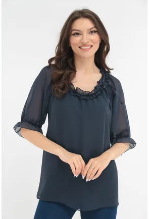 Bluza lejera bleumarin cu volanas la decolteu