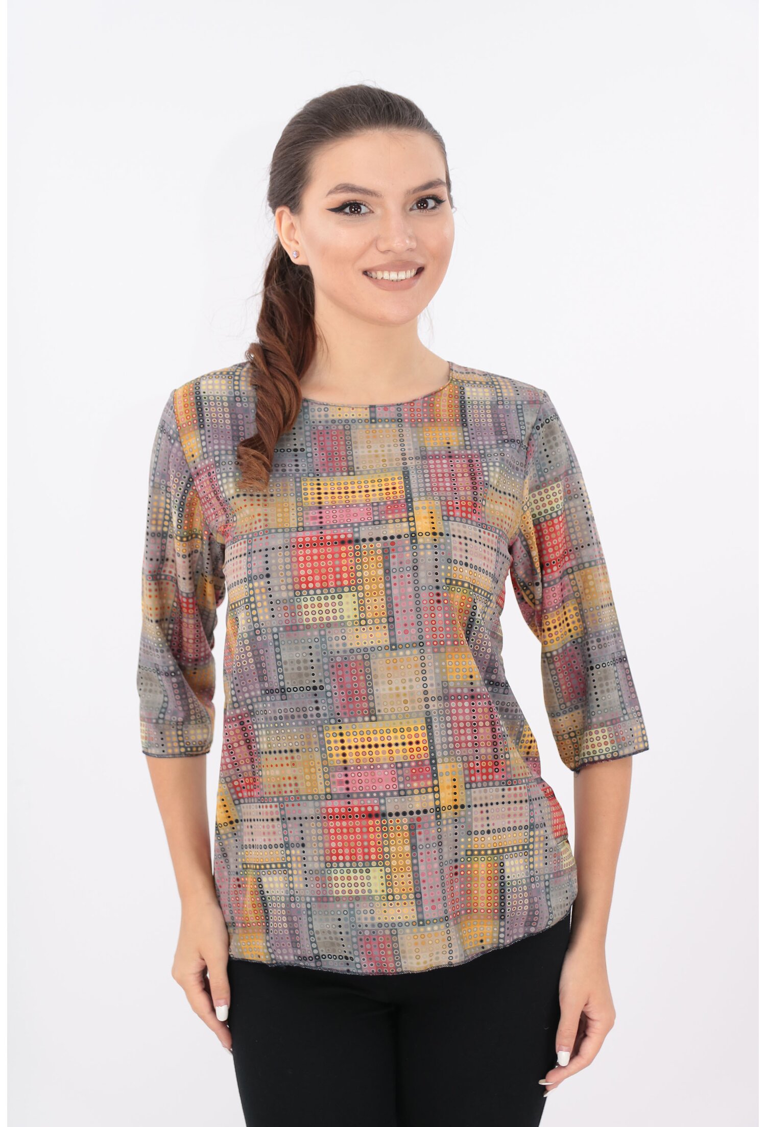 Bluza lejera cafenie cu desen geometric multicolor