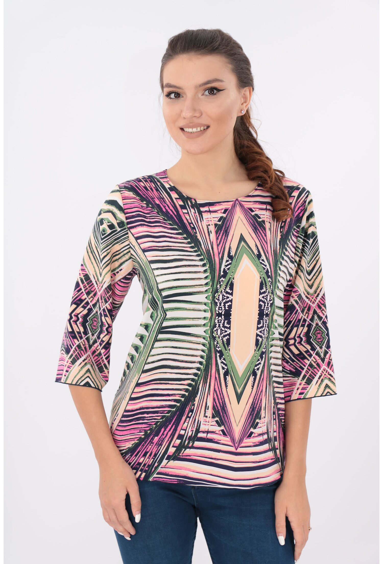 Bluza lejera roz cu desen abstract verde