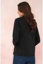 Bluza neagra cu volanas plisat la decolteu