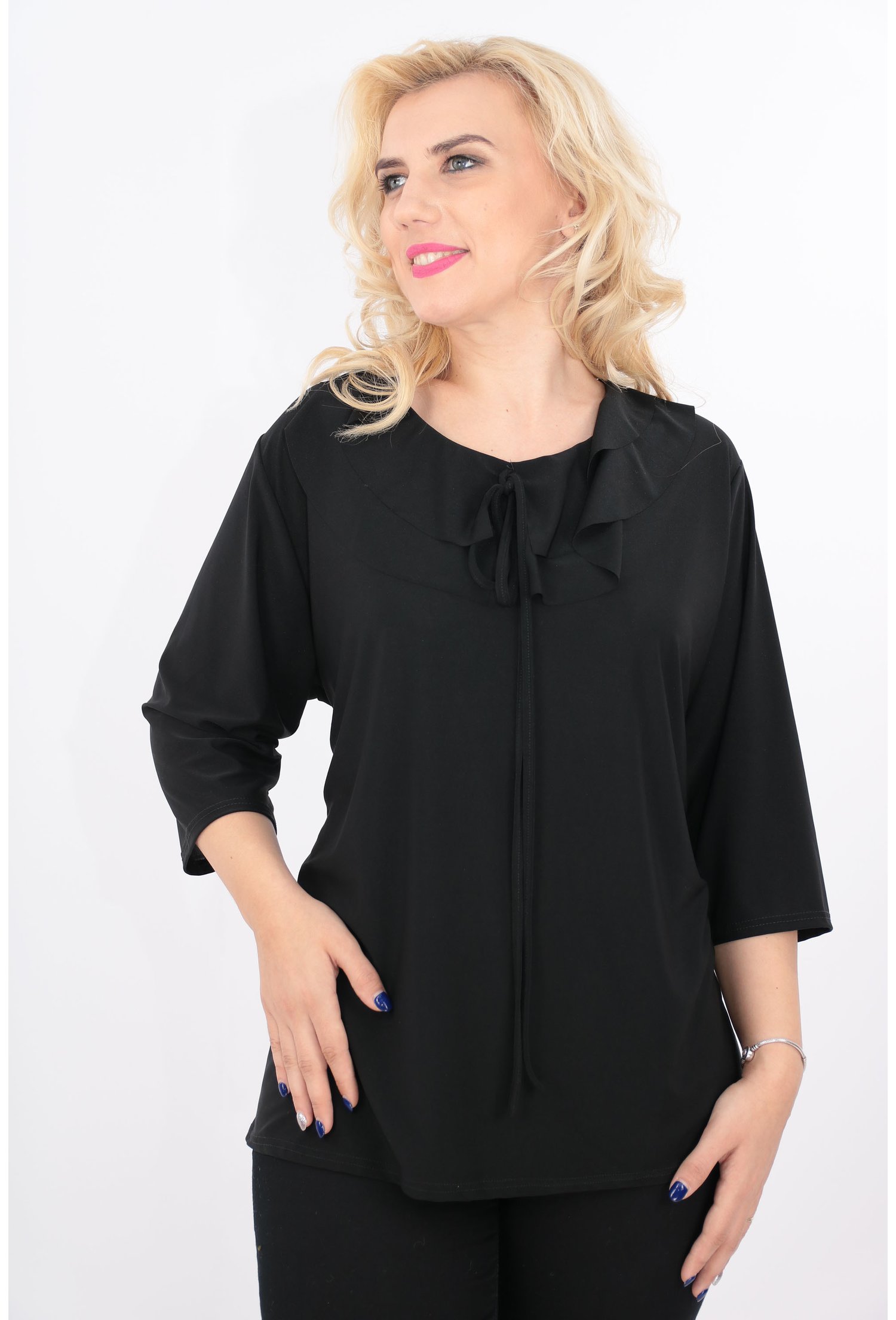 Bluza neagra cu volane