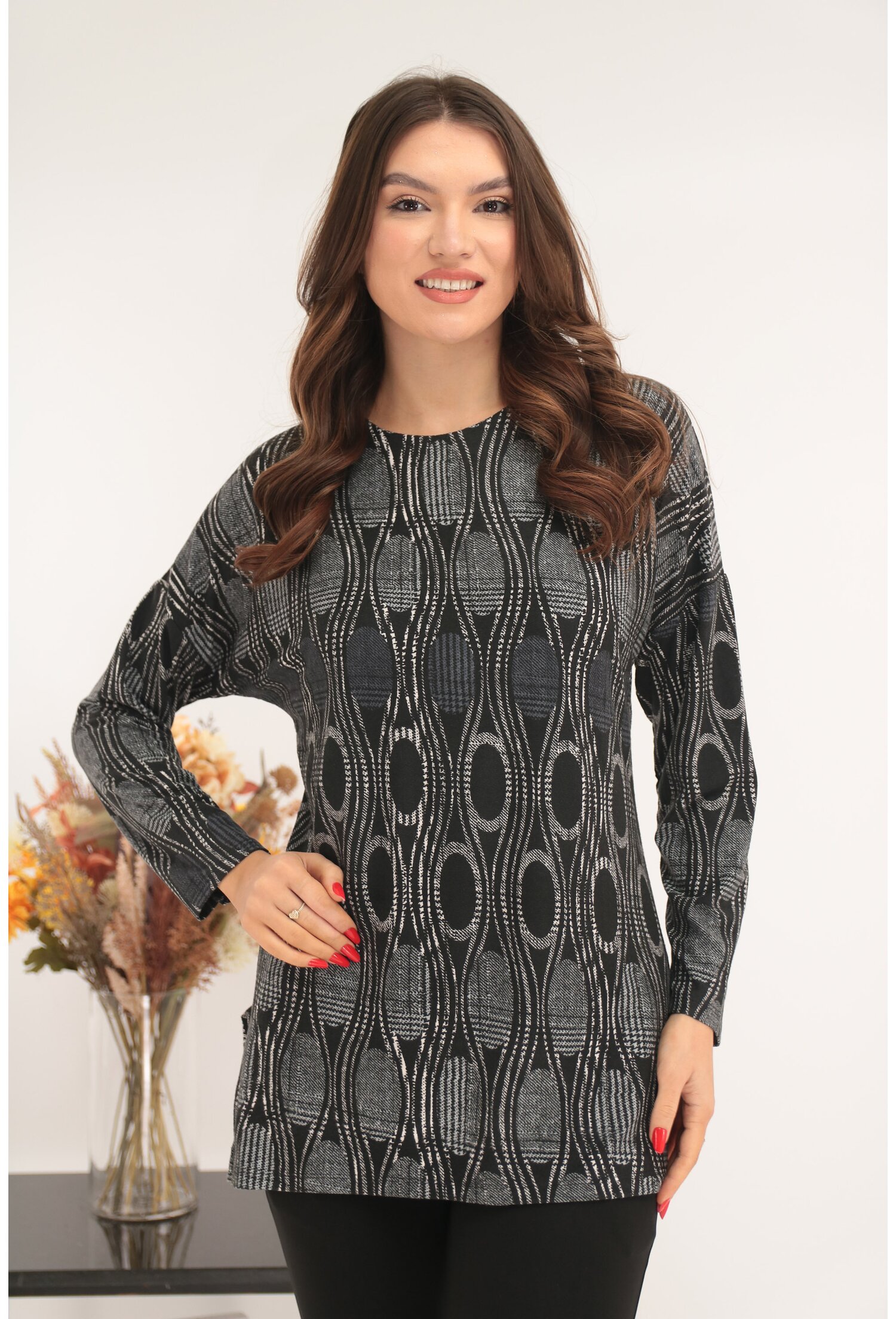 Bluza neagra din bumbac cu print geometric gri