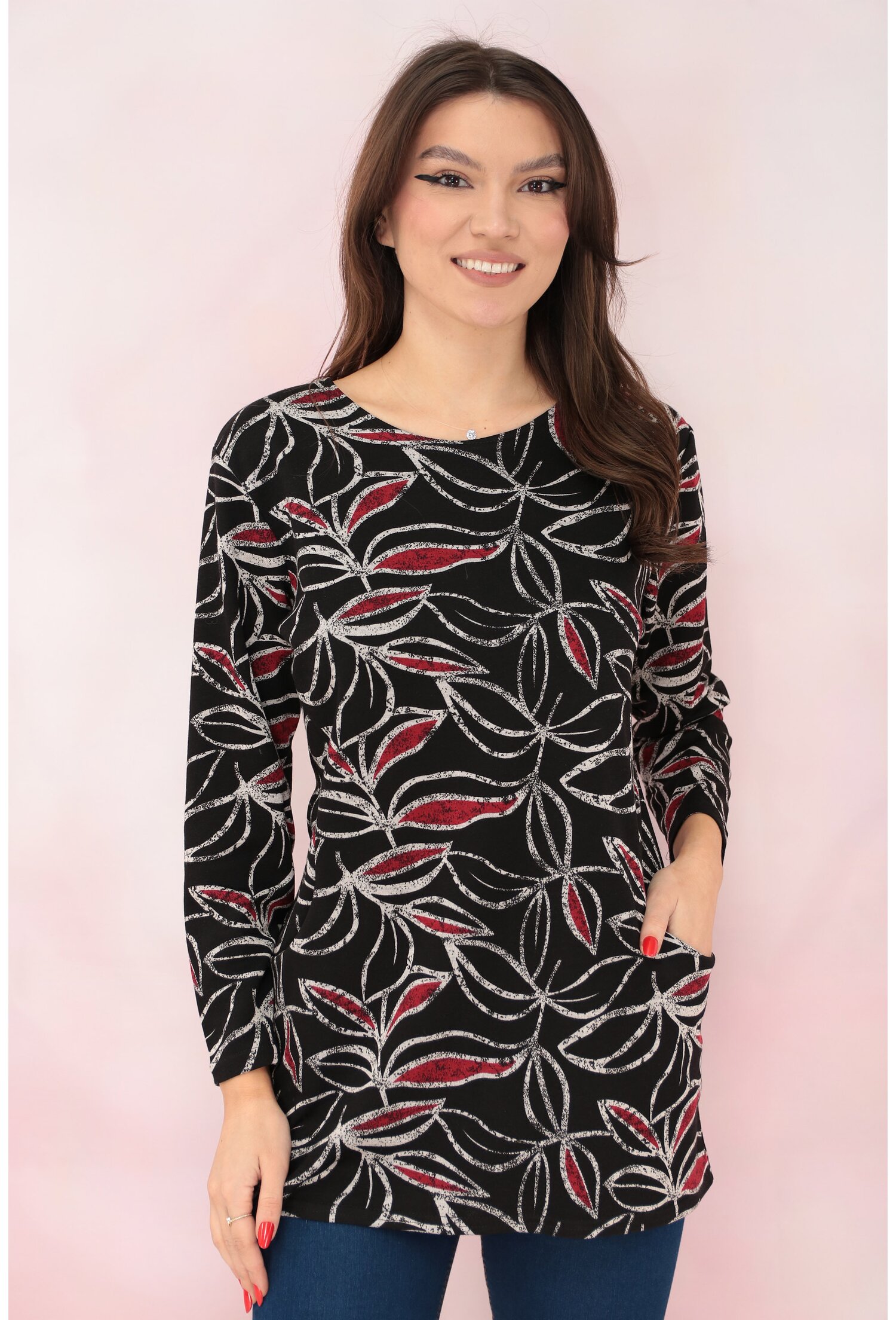 Bluza neagra din jerse cu print floral bordo-alb si buzunare