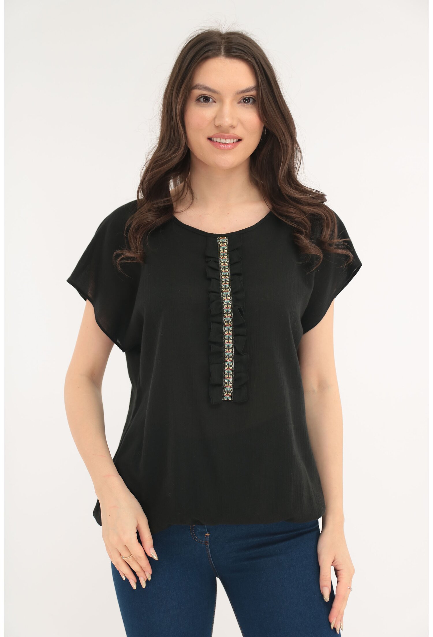 Bluza neagra din panza topita cu volanas frontal decorativ