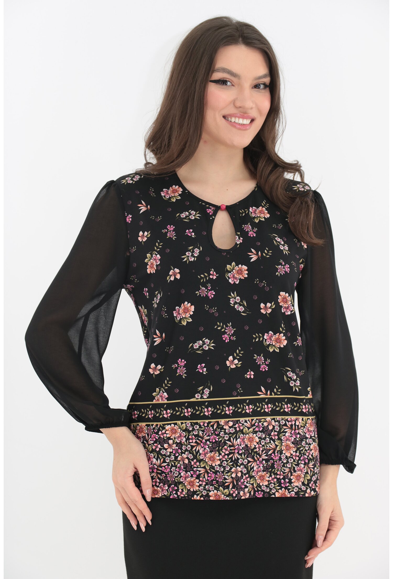 Bluza neagra din vascoza cu bordura florala