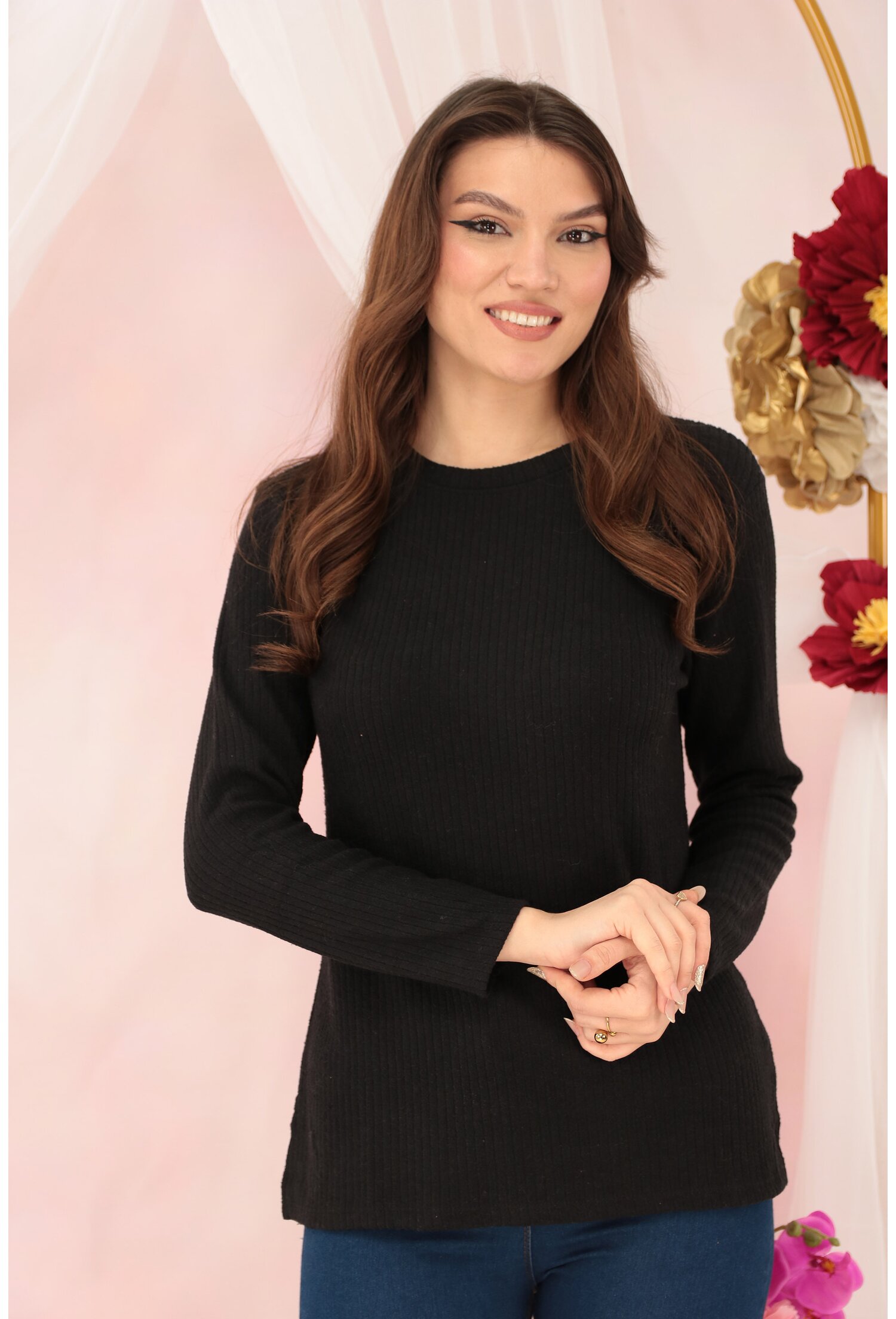 Bluza neagra din vascoza cu model cu dungi fine verticale