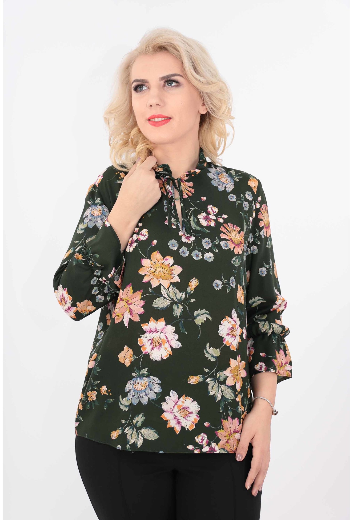 Bluza olive din vascoza cu flori