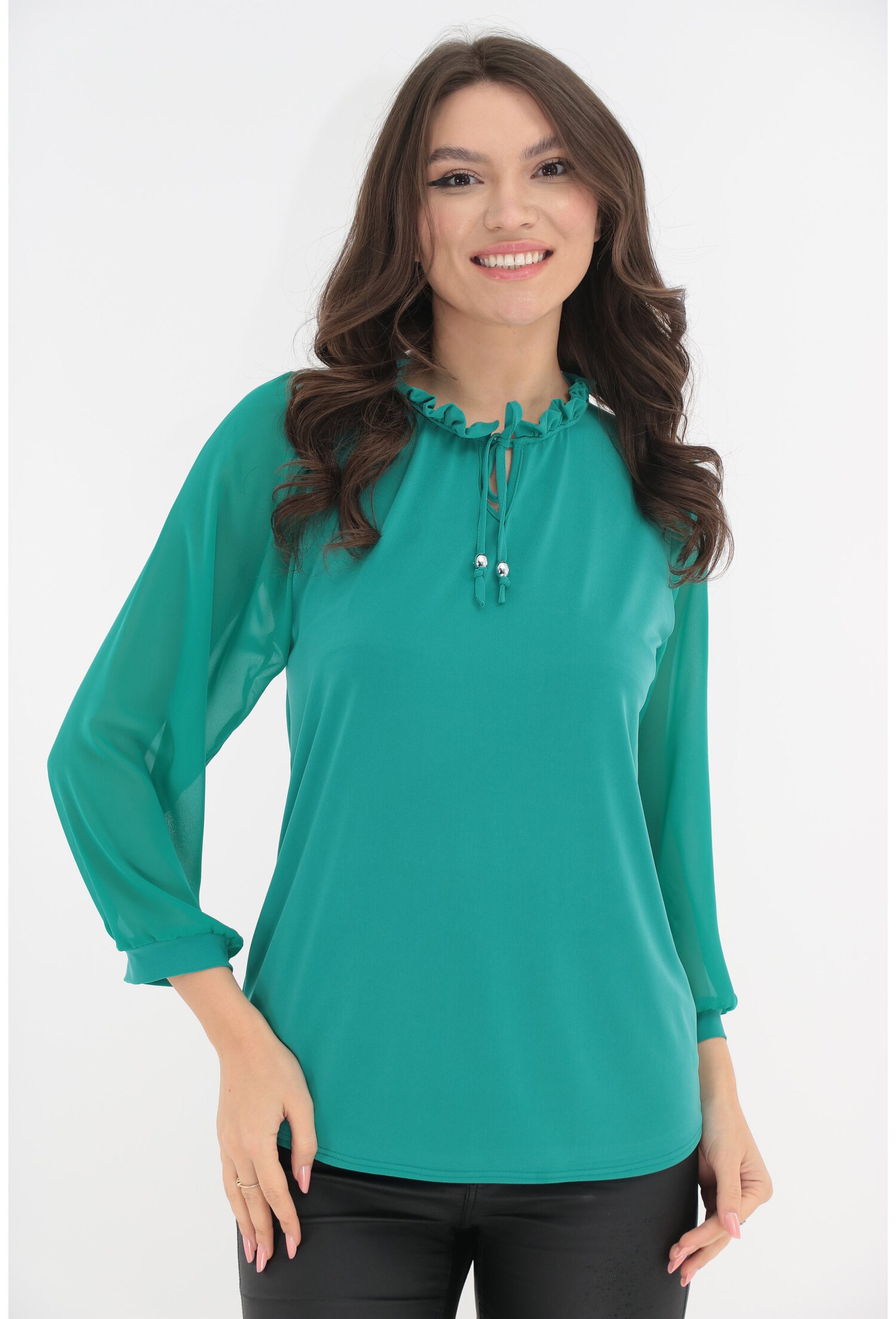 Bluza verde cu guler incretit