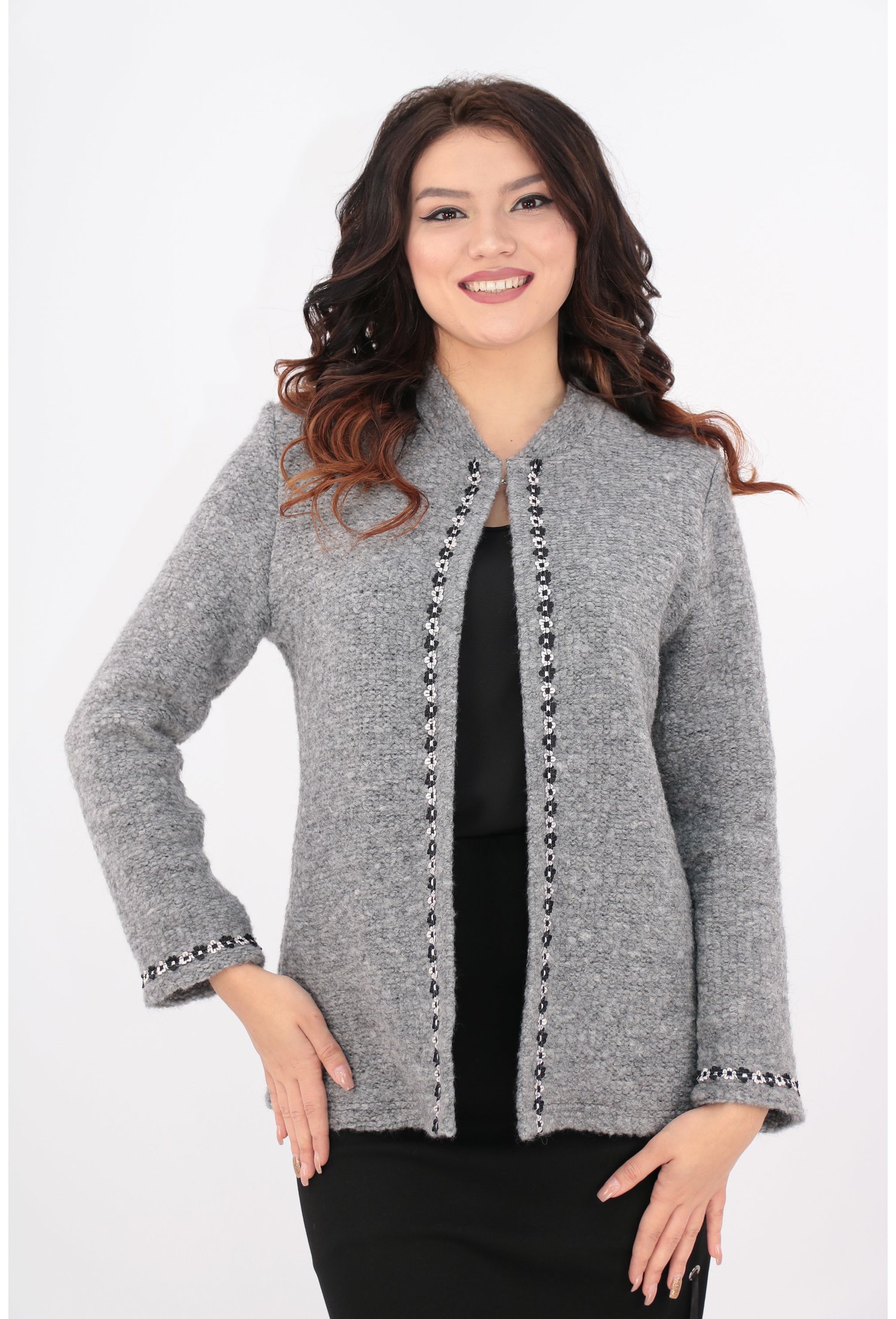 Cardigan din lana gri cu garnitura alb-negru