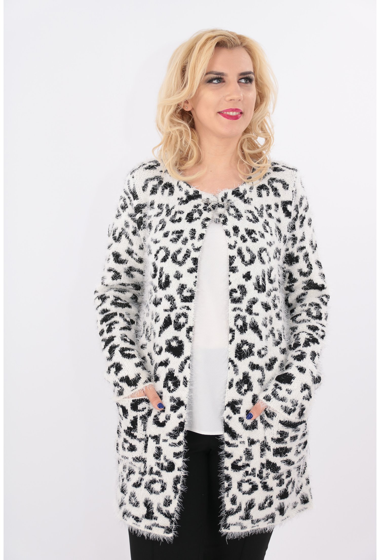 Cardigan gros cu animal print negru