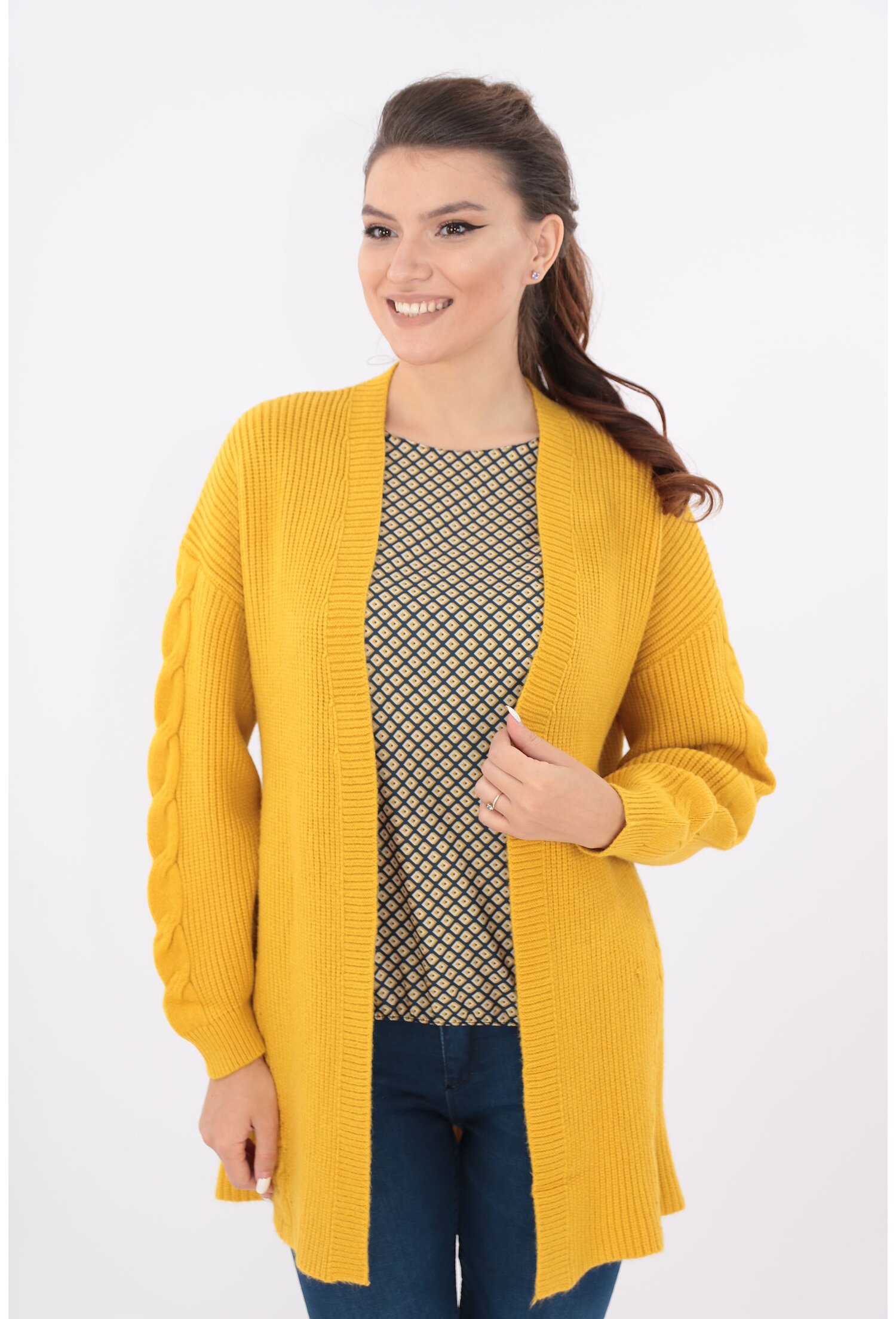 Cardigan lung mustar tricotat spic