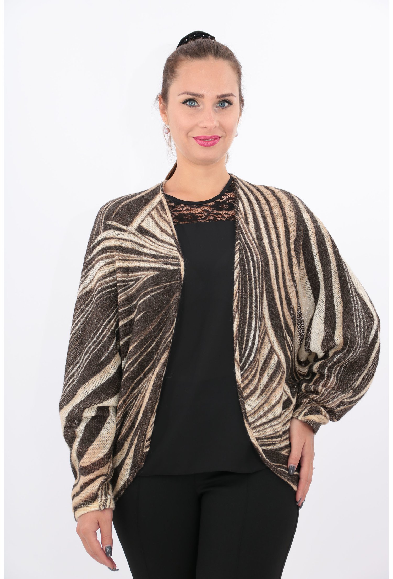 Cardigan maro din mohair tricotat