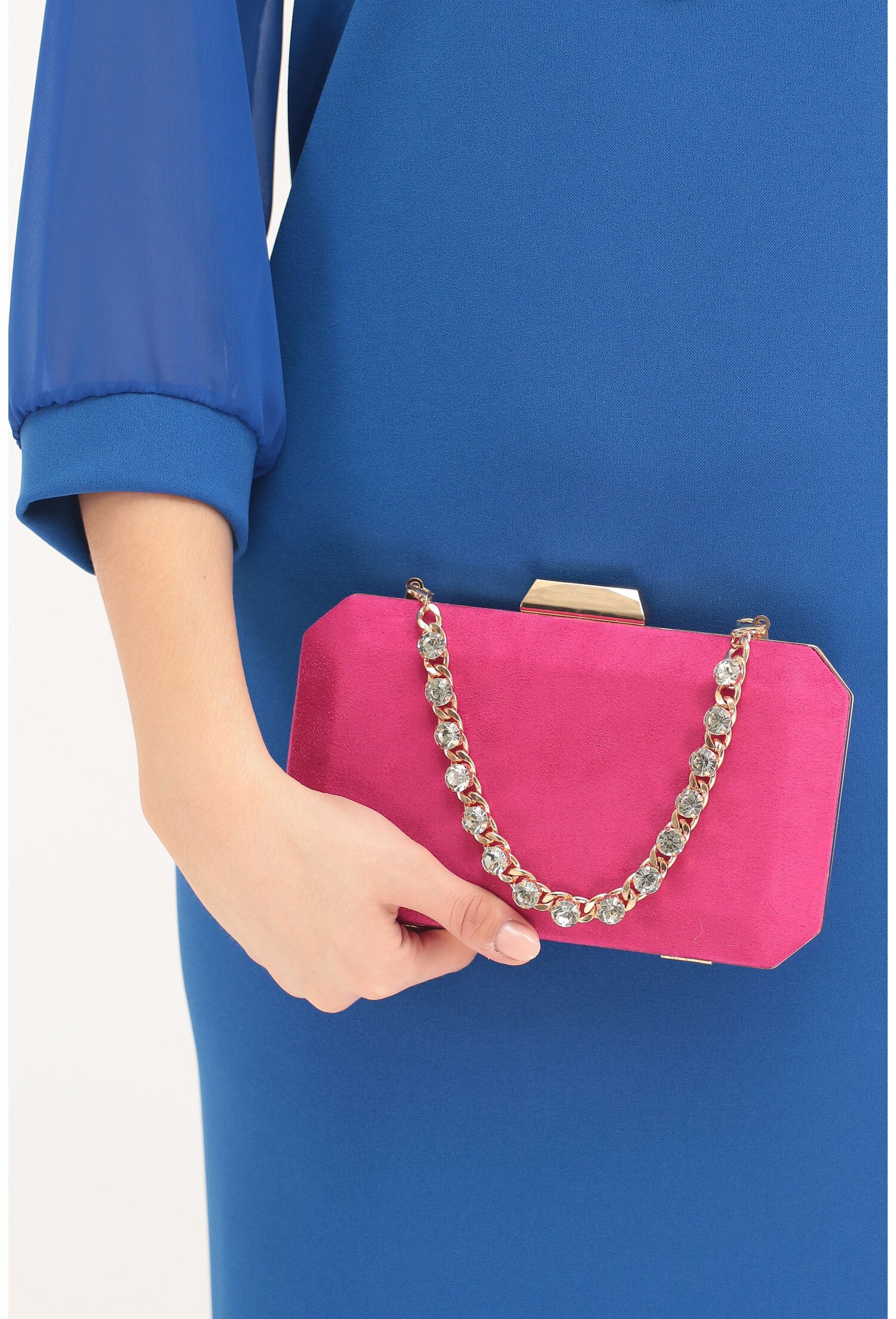 Clutch fucsia din velur cu strasuri pe lantisor