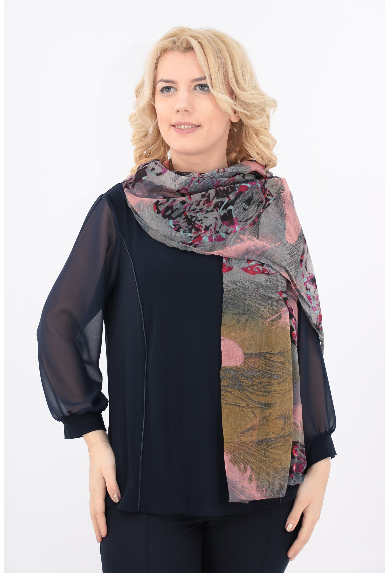 Esarfa fina gri cu print abstract