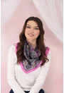 Esarfa patrata din matase satinata cu bordura fucsia si imprimeu abstract