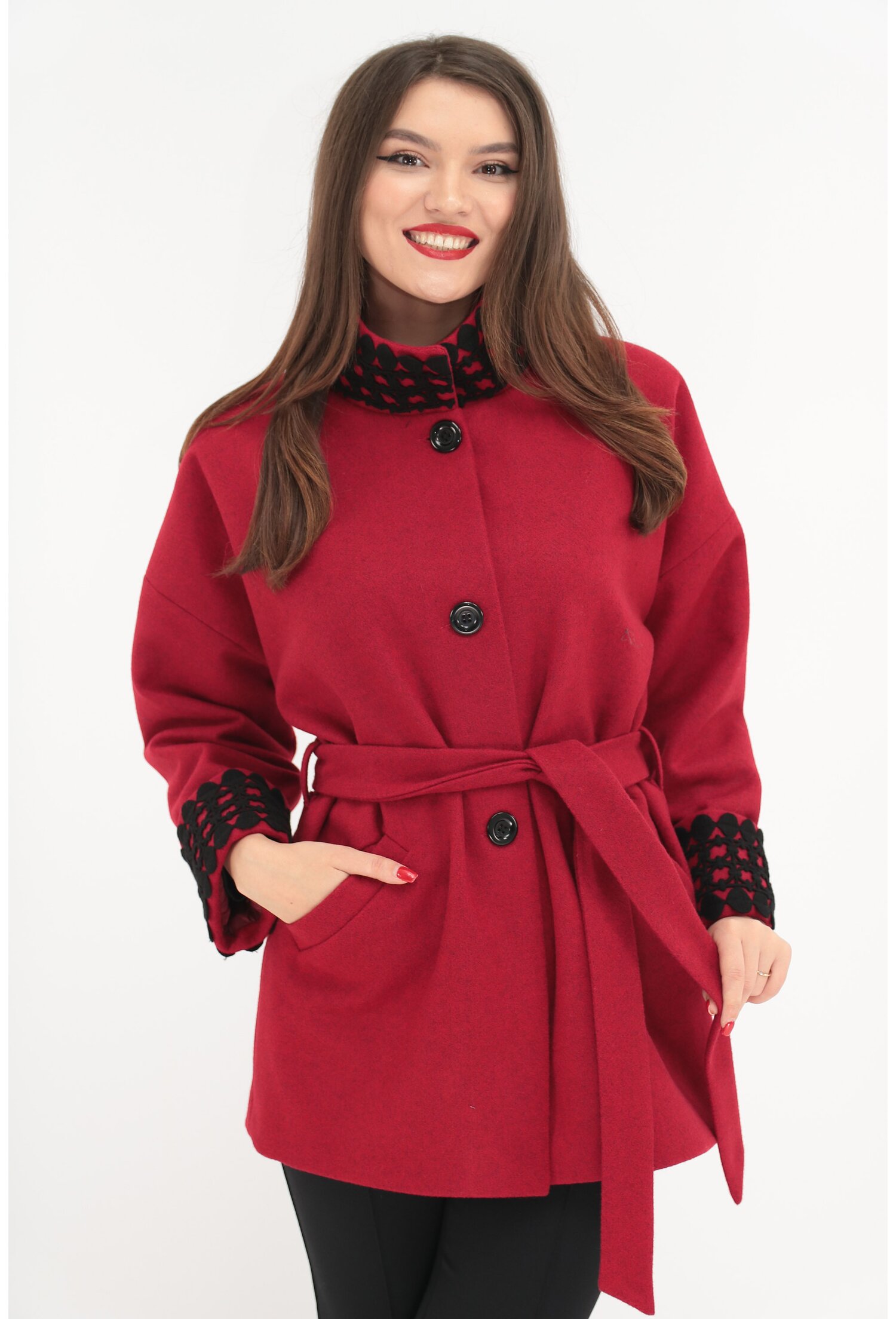 Jacheta oversized bordo cu aplicatii din dantela