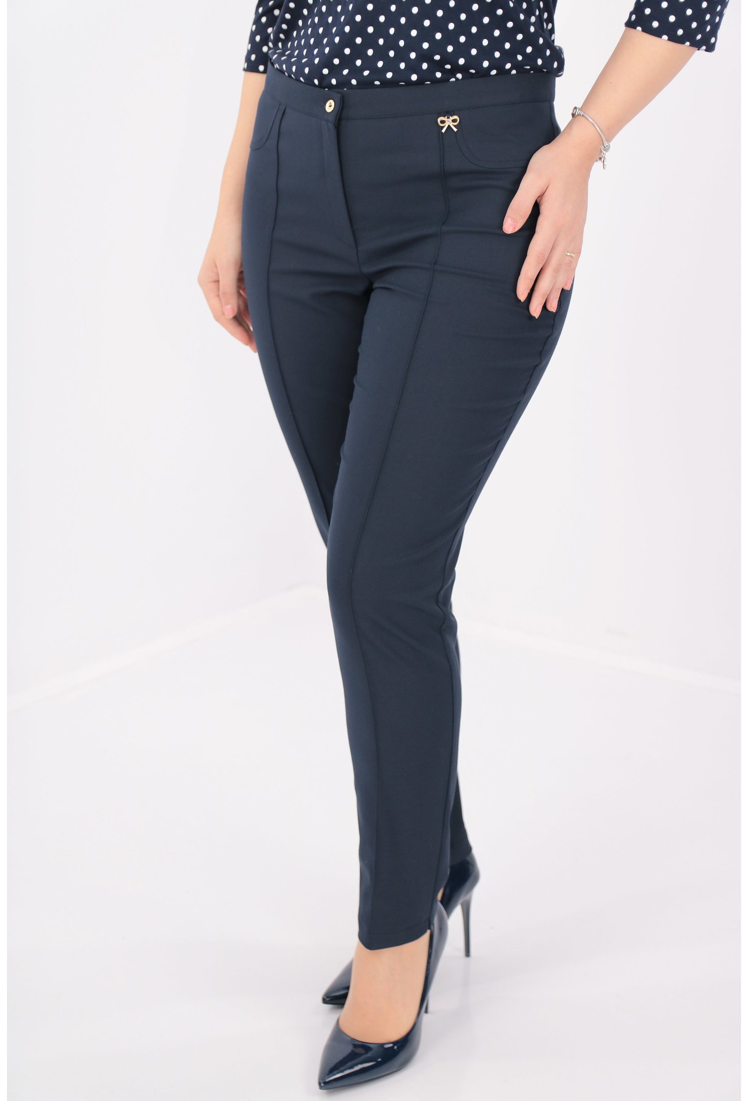 Pantaloni bleumarin din stofa