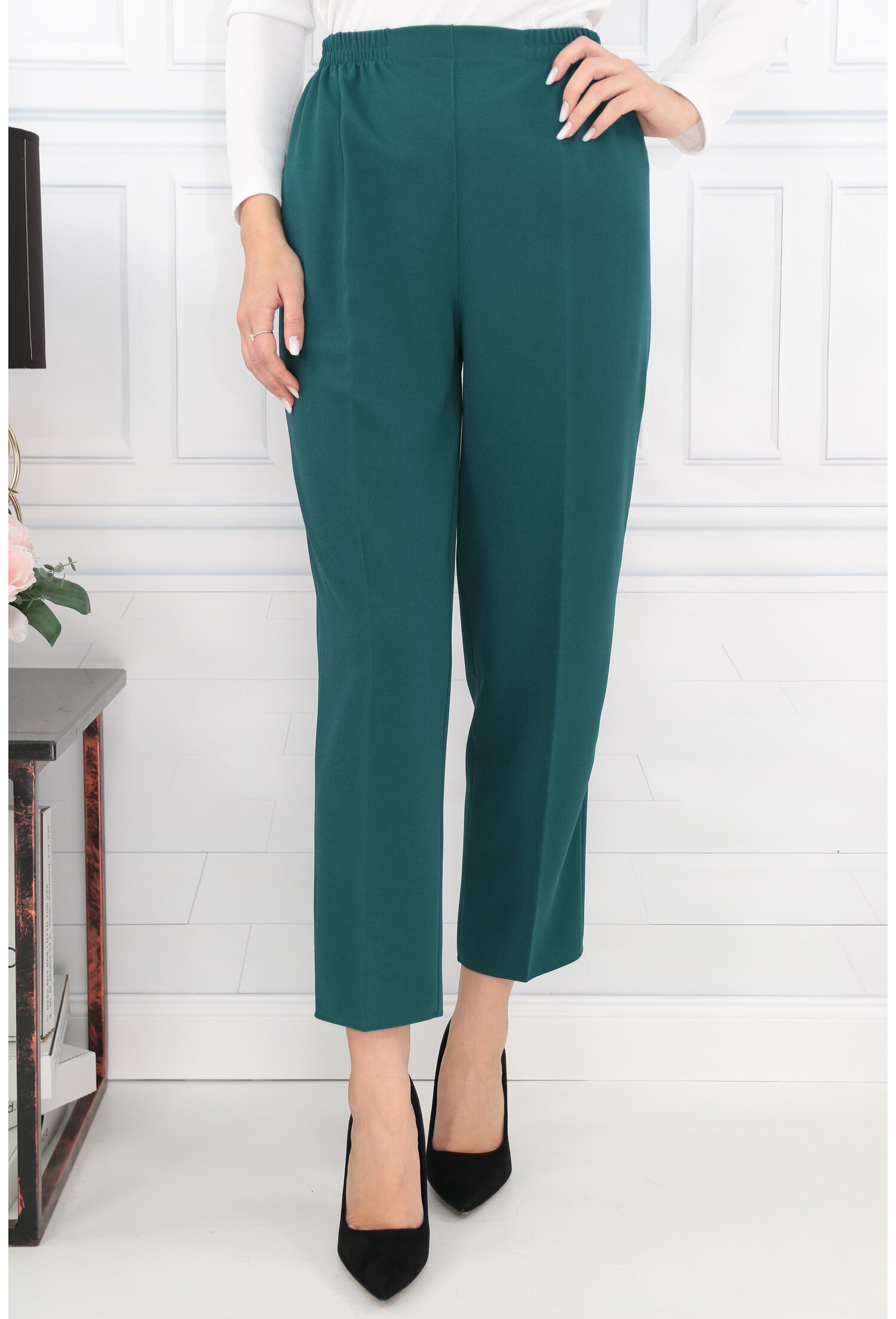 Pantaloni clasici din stofa subtire verde-smarald cu elastic in talie