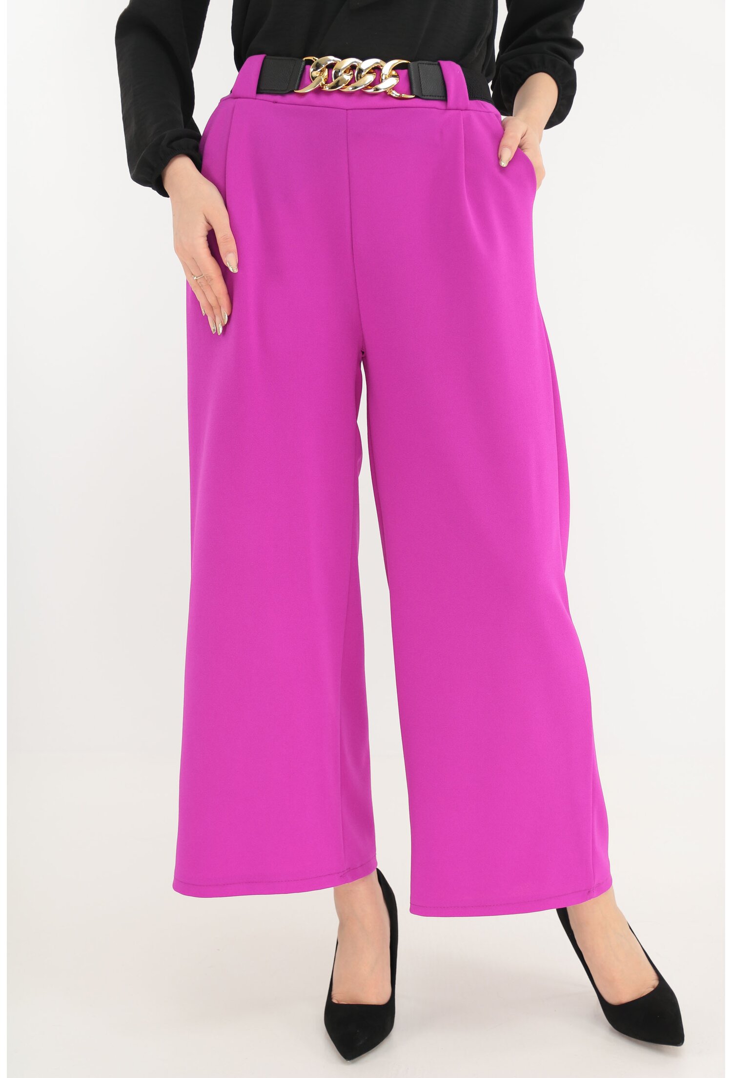 Pantaloni lejeri magenta cu o curea elastica in talie