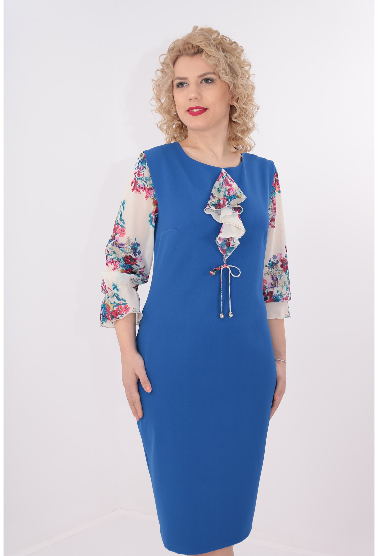 Rochie albastra cu maneci din voal alb cu design floral
