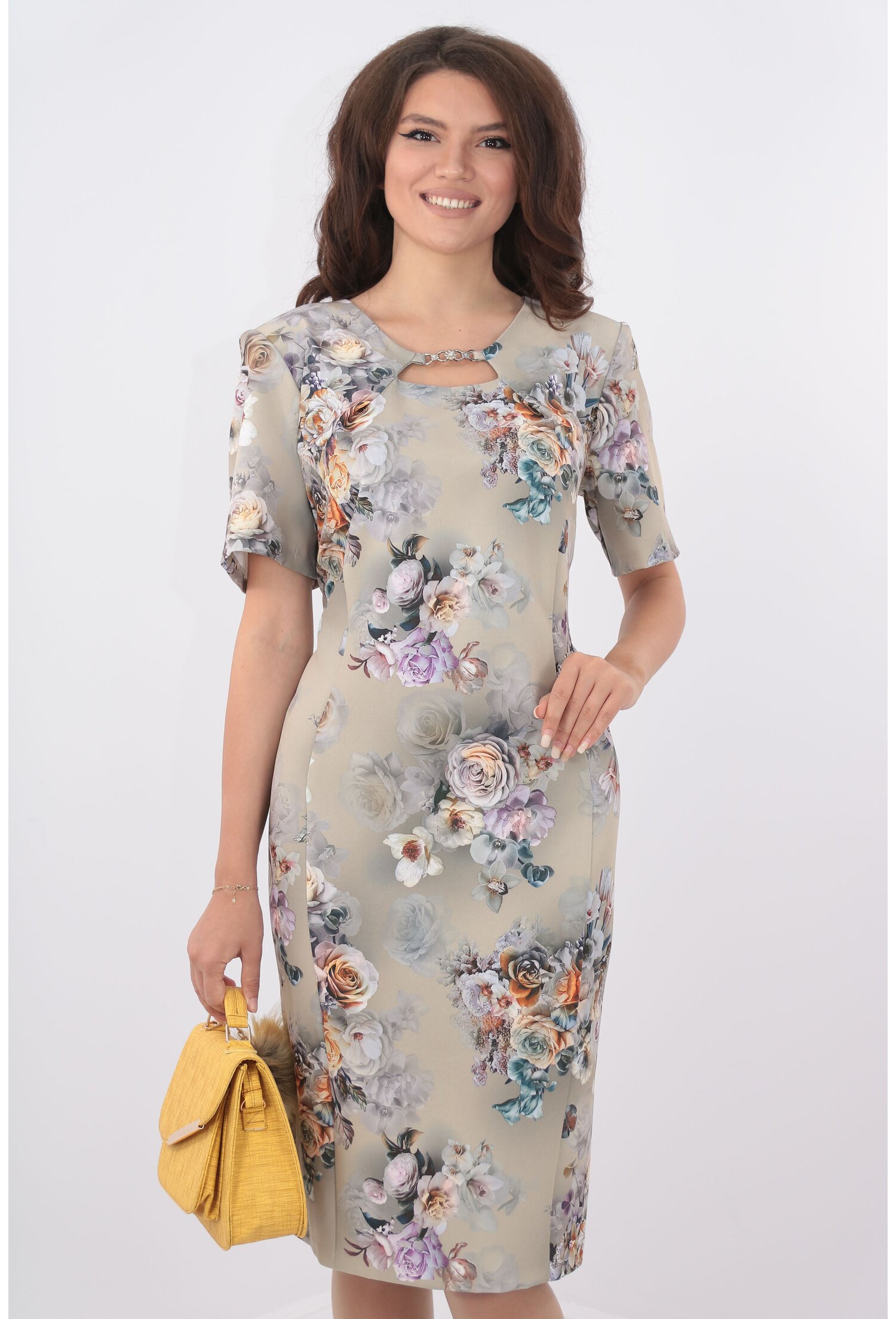 Rochie bej cu print floral maxi