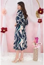 Rochie bleumarin cu print abstract bej si decolteu parte peste parte