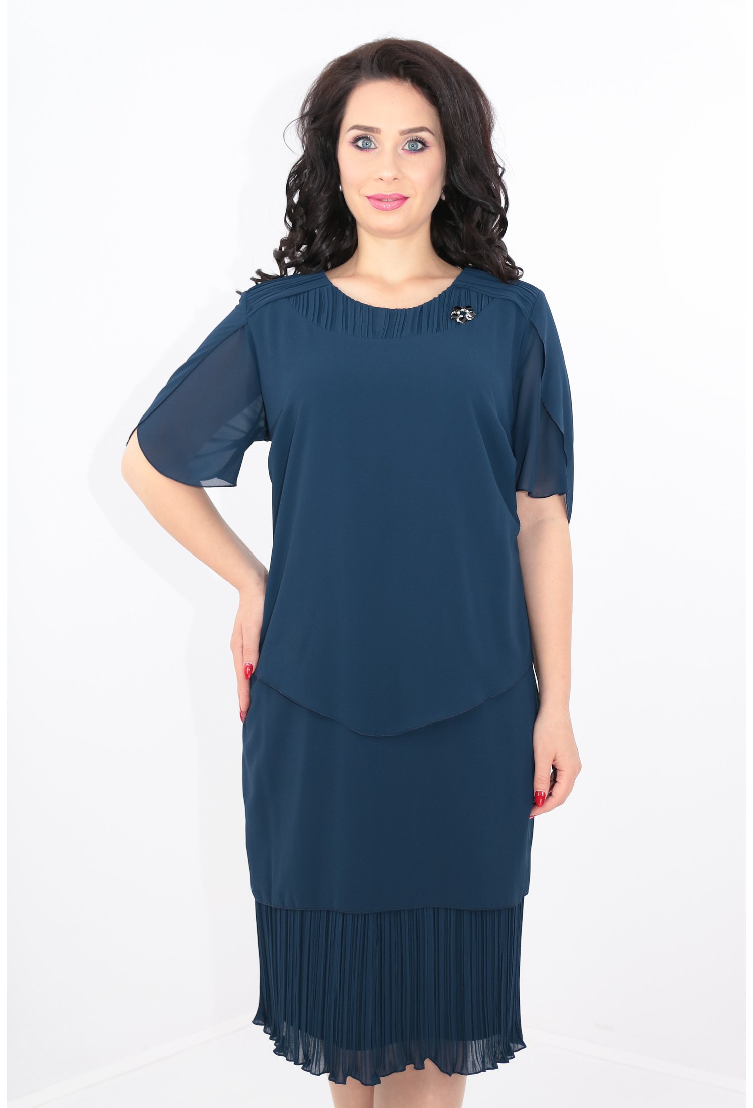Rochie bleumarin din voaluri suprapuse si voal plisat