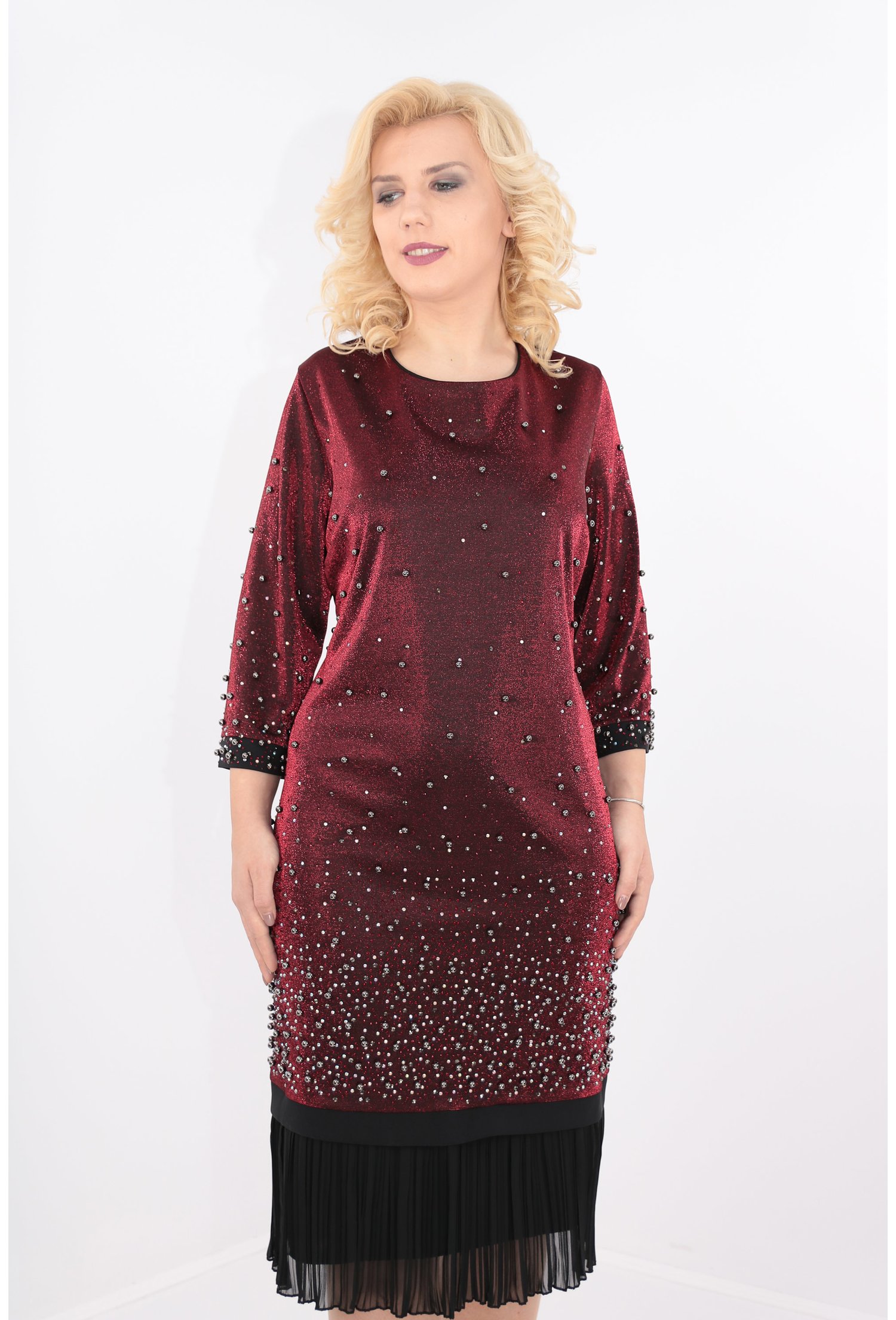 Rochie bordo cu perle argintii si strasuri