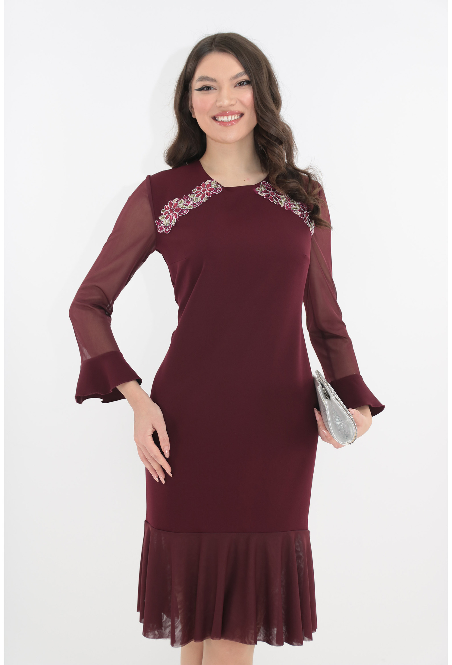 Rochie bordo de ocazie cu broderie si maneci din tull