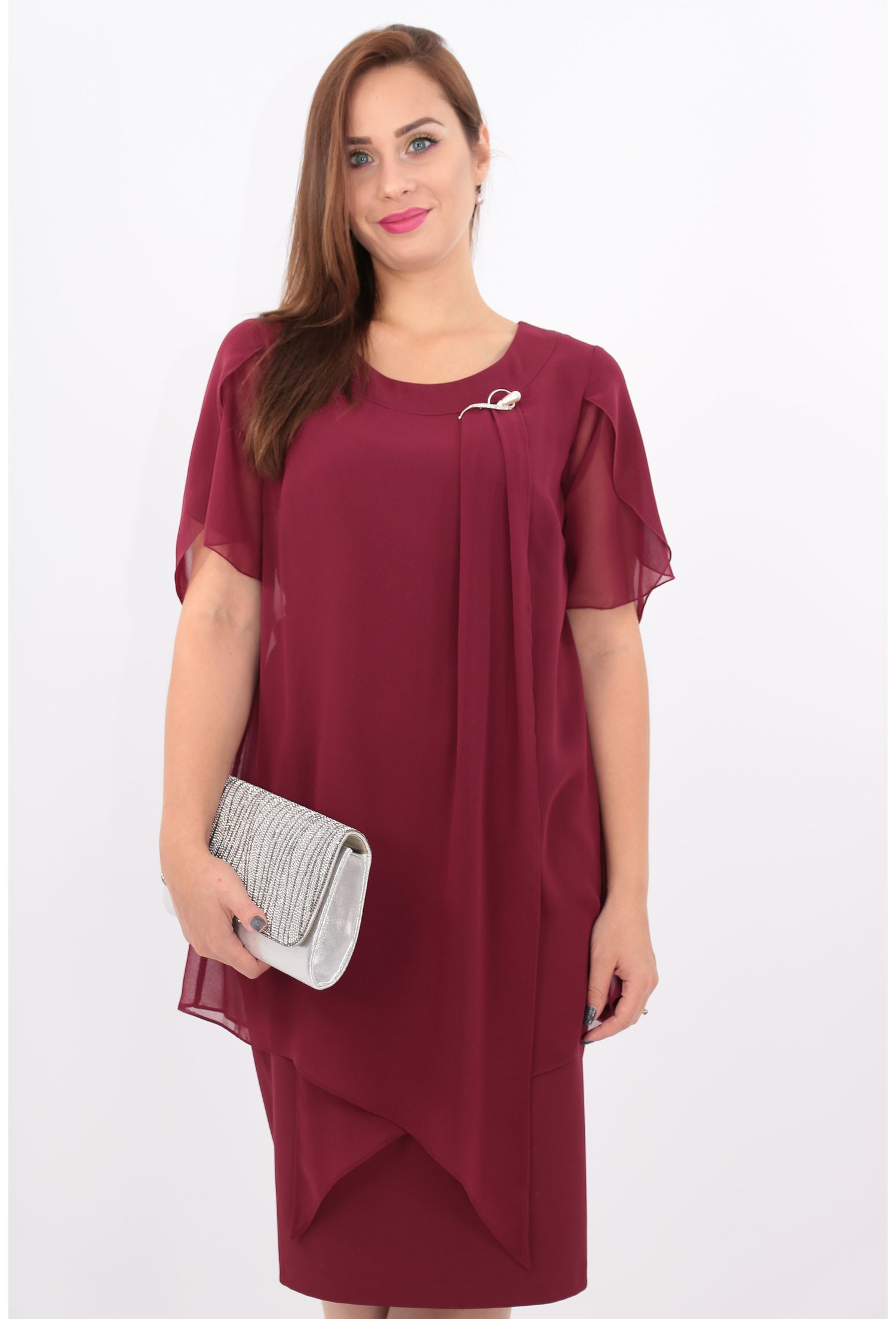 Rochie bordo din stofa subtire si voaluri suprapuse