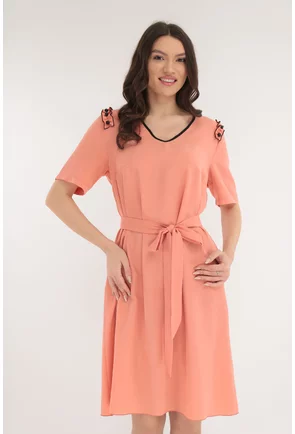 Rochie casual roz cu volane si perle pe umeri