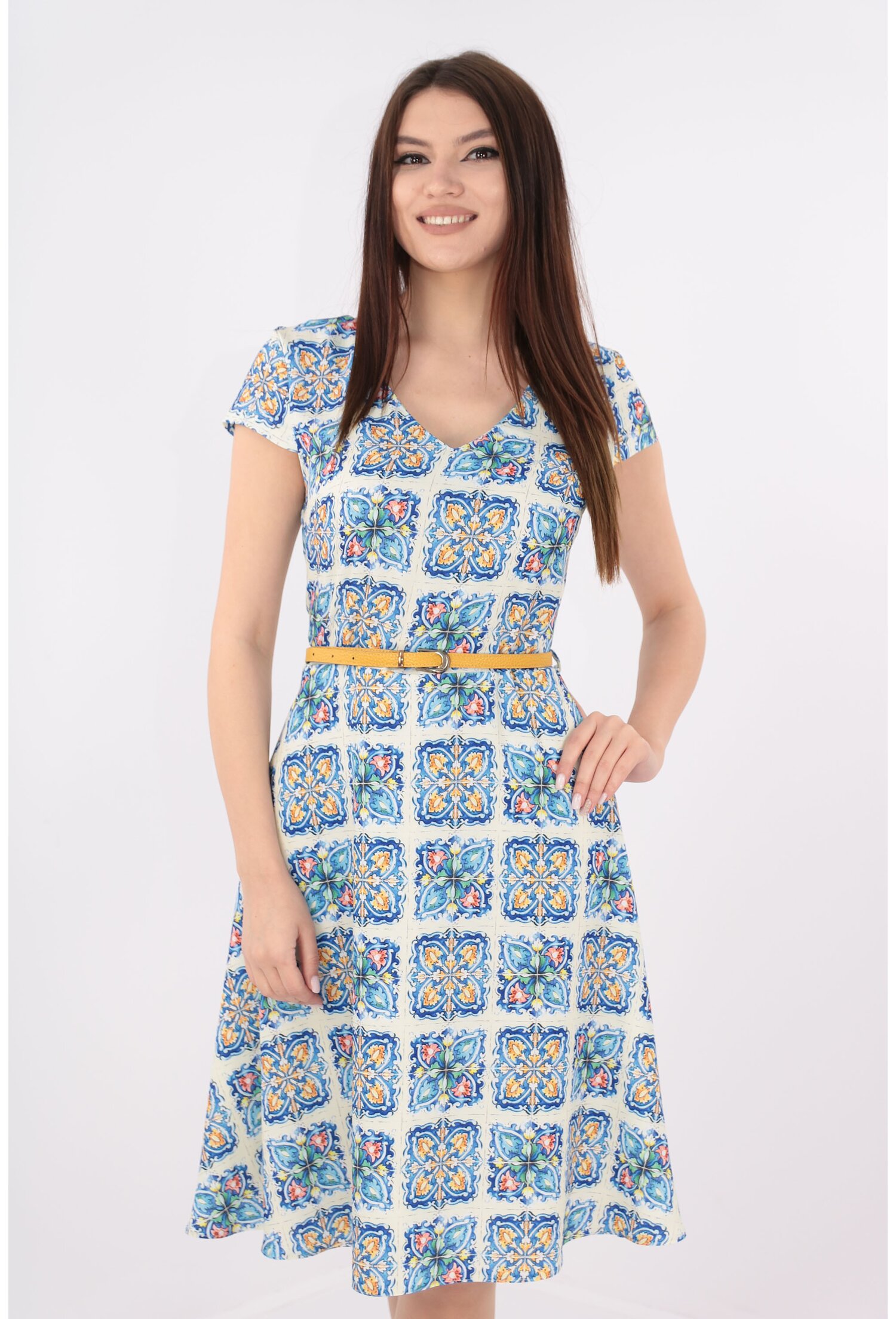 Rochie clos alba cu print albastru