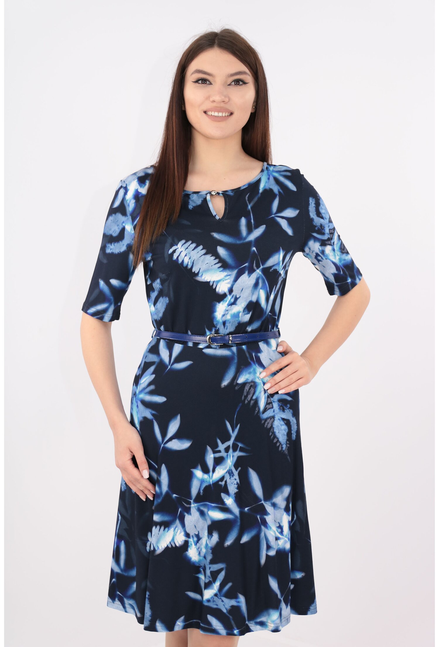 Rochie clos cu flori albastre
