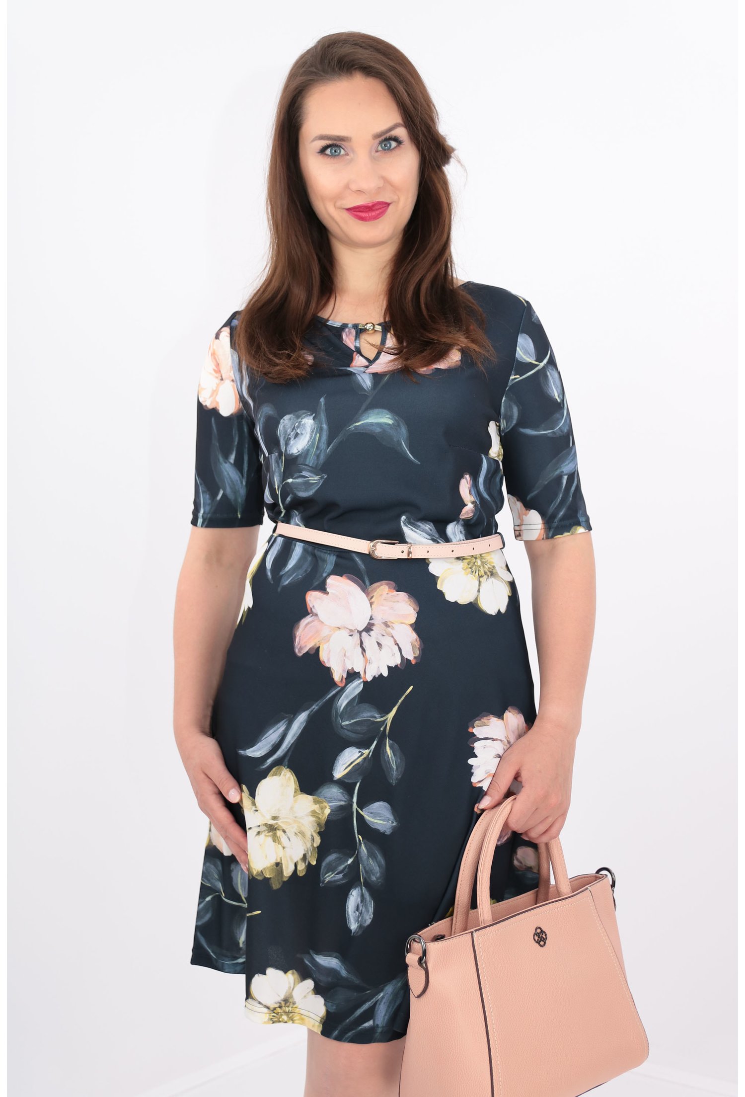 Rochie clos cu flori roz
