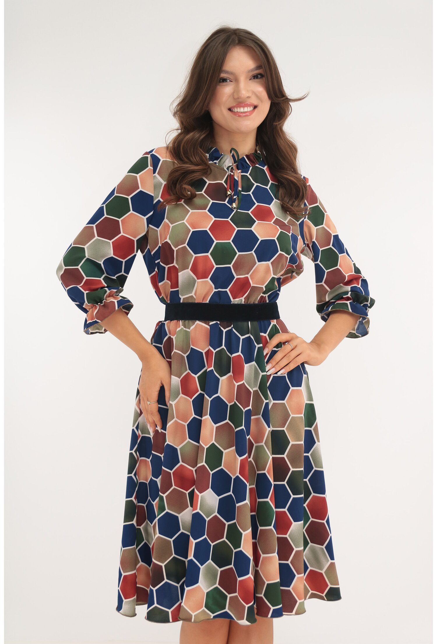 Rochie clos cu print geometric bordo-bleumarin