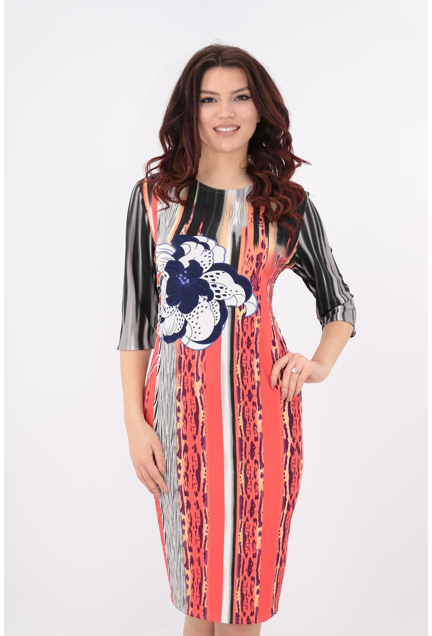 Rochie corai cu print floral maxi