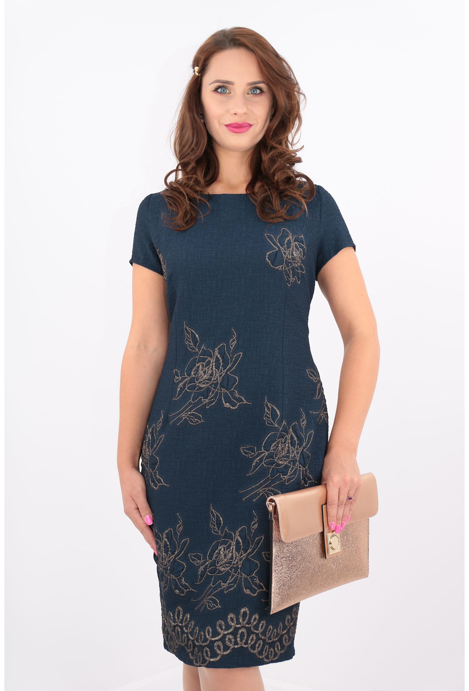 Rochie din brocard bleumarin cu flori aurii