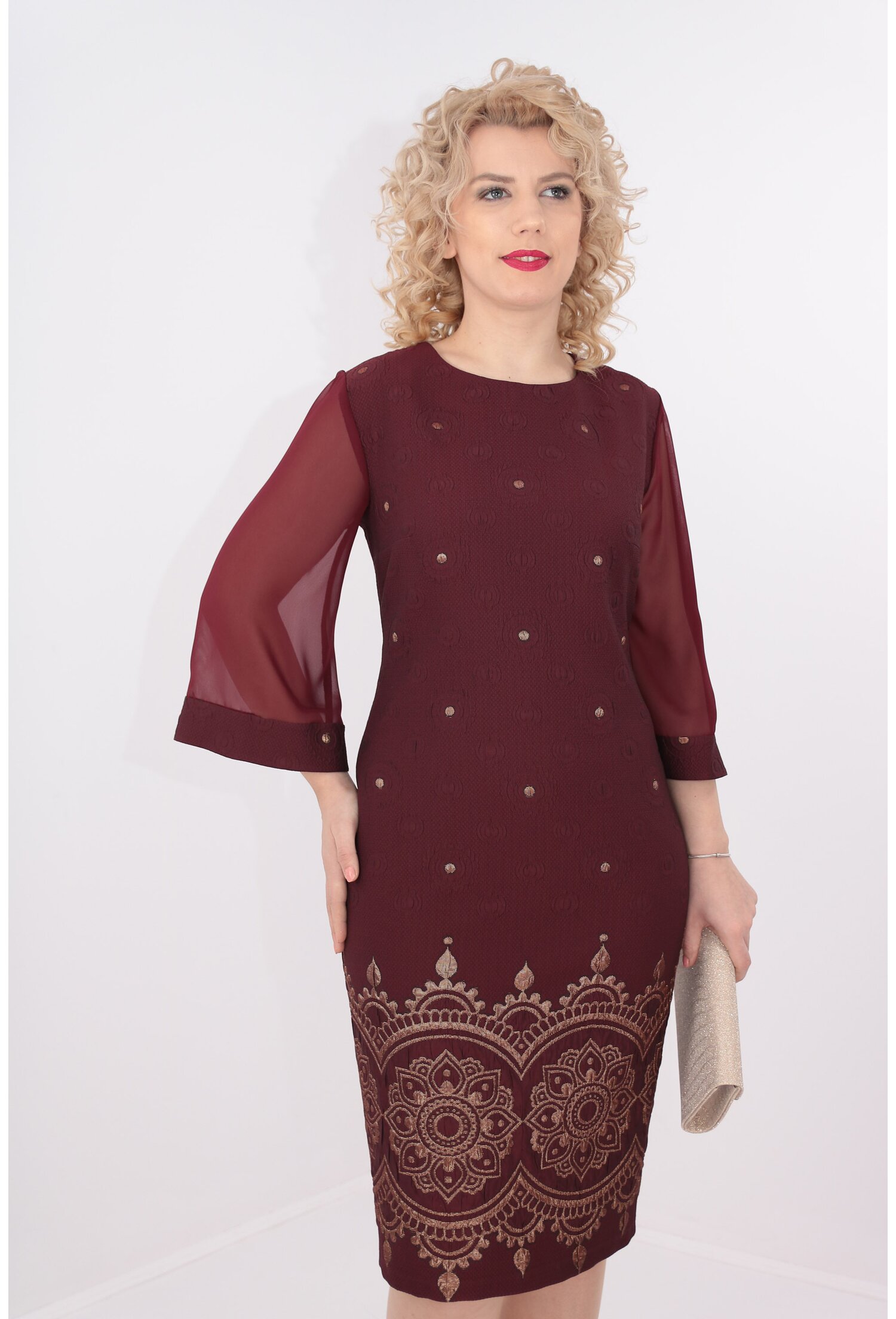 Rochie din brocard bordo cu maneci din voal