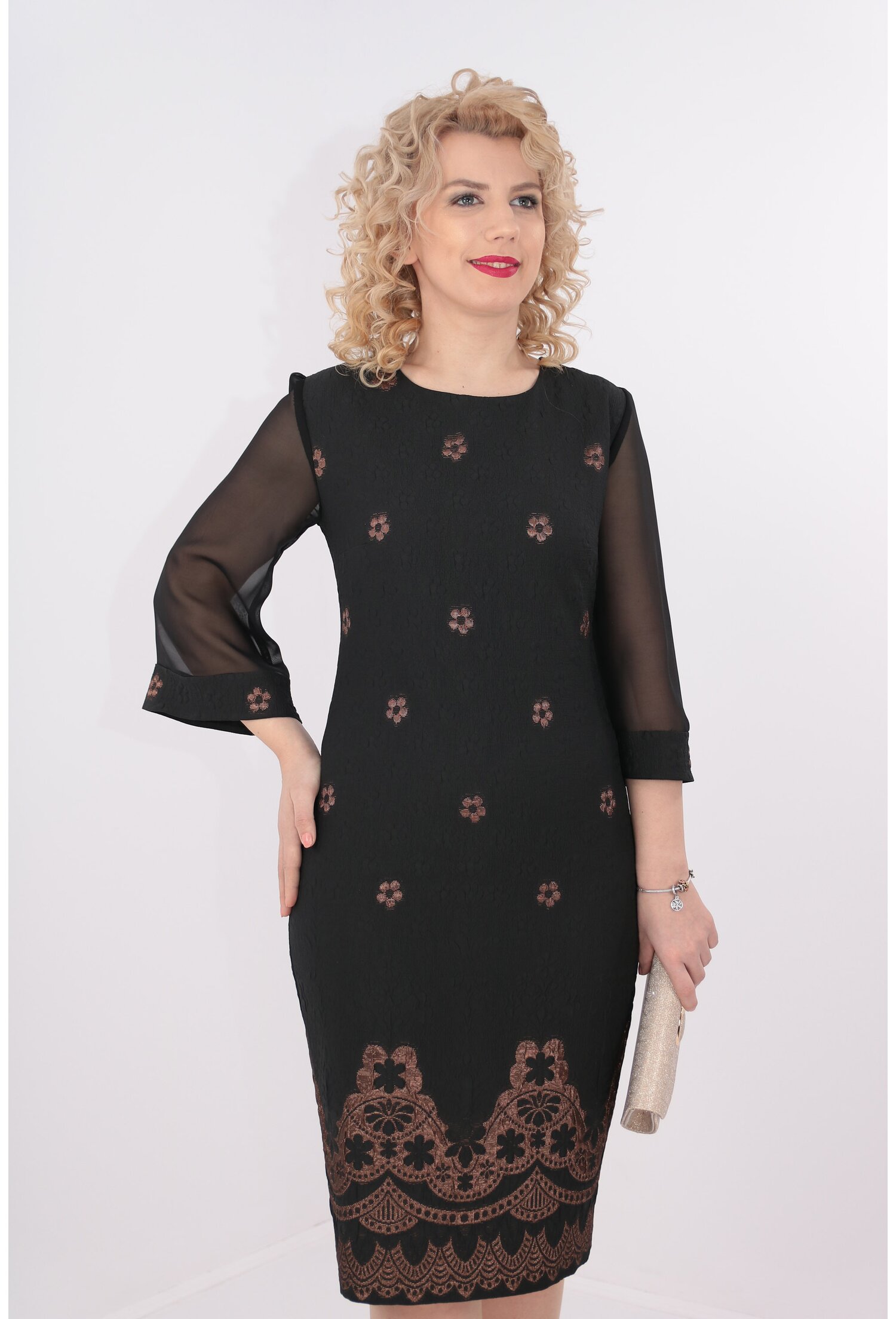Rochie din brocard negru cu maneci din voal