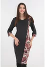 Rochie din jerse gri inchis cu garnituri caramizii cu print abstract