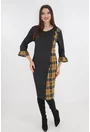Rochie din jerse gri inchis cu garnituri in carouri mustar