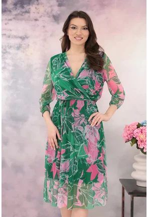 Rochie din tulle verde cu decolteu suprapus si flori maxi roz